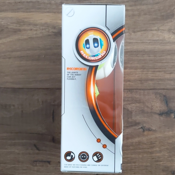 🍀NIB 🤖 Interactive Mini Robot Toy - Picture 8 of 10